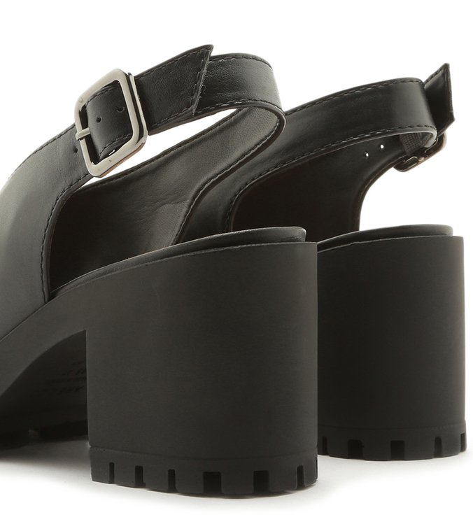 Sandal Boot Couro Preta Salto Médio Tratorado Fivela