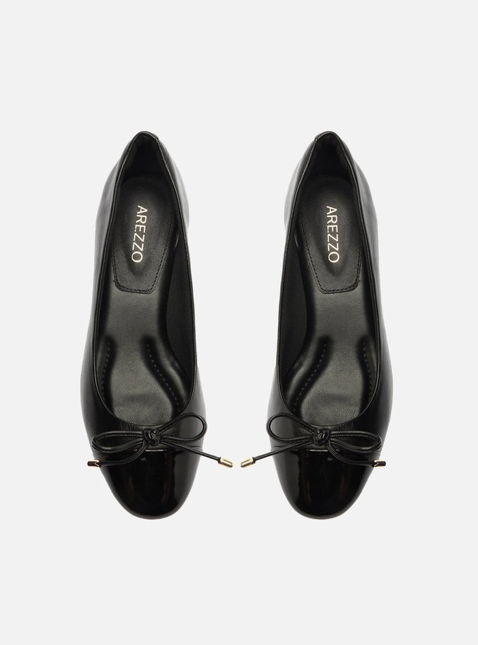 Scarpin Preto Couro Salto Baixo Laço Soft