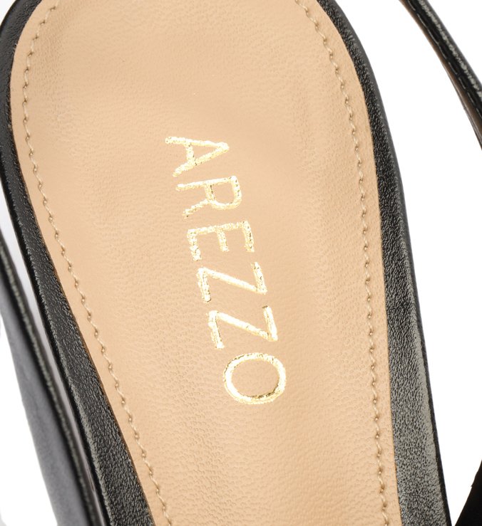 Scarpin Preto Couro Slingback