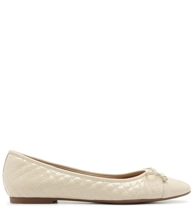 Sapatilha Basic Biqueira Off White