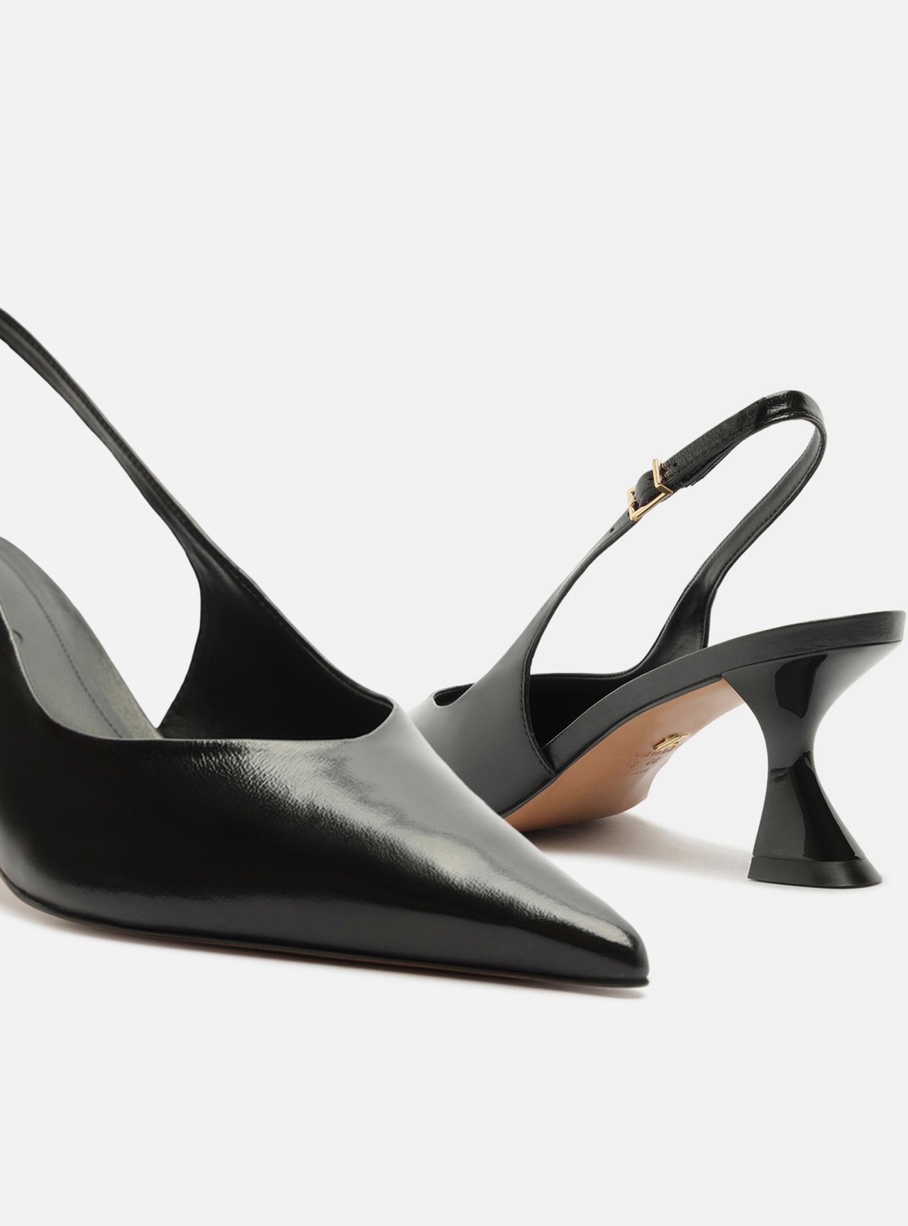Scarpin Preto Couro Salto Geométrico Slingback — foto 4
