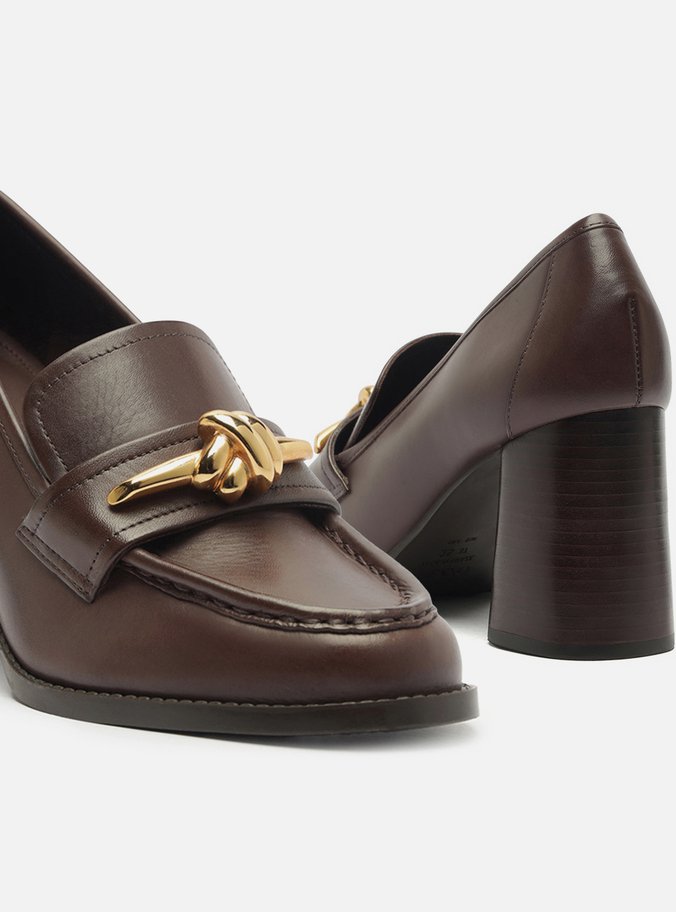 Loafer Marrom Couro Salto Bloco Metal Nó