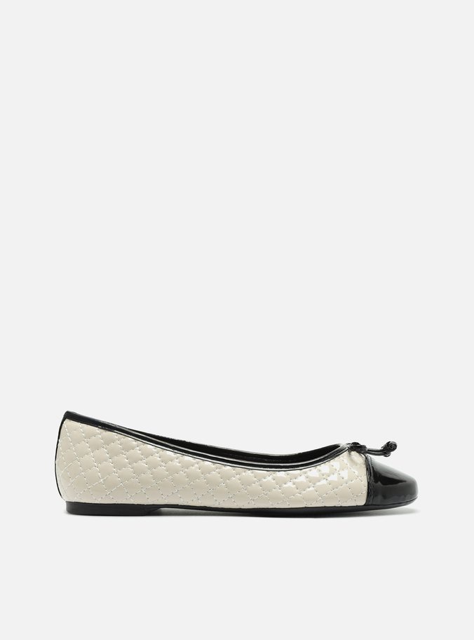 Sapatilha Classic Off-White e Preta