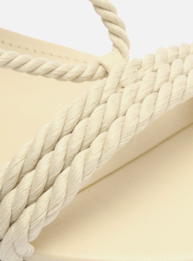 Sandália Off-White Cordão Salto Médio Bloco