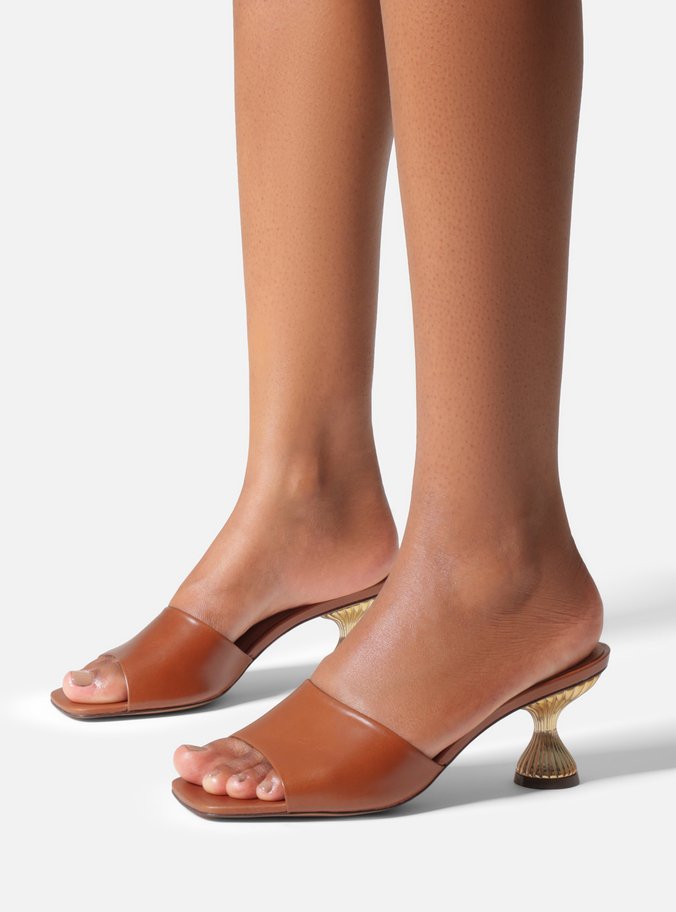 Tamanco Marrom Couro Salto Geométrico