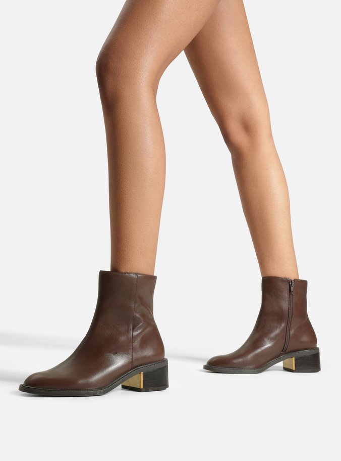 Bota Marrom Escura Couro Cano Médio Bloco Metal