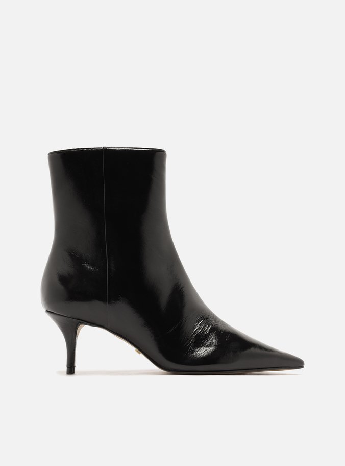 Bota Preta Couro Acetinado Cano Curto Salto Baixo