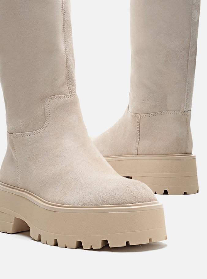 Bota Nude Camurça Cano Médio Tratorada Riley