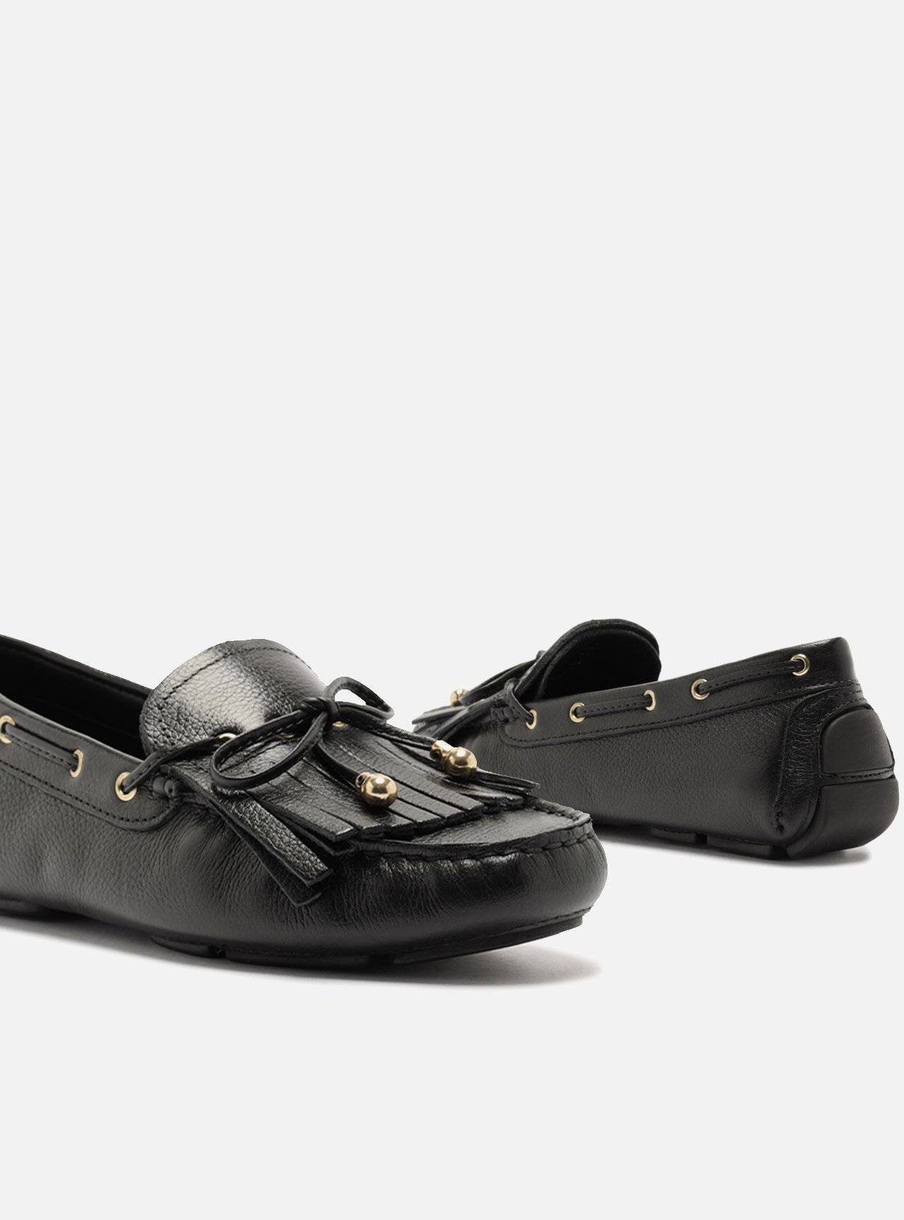 Mocassim Preto Couro Franjas Laço Retrô — foto 4