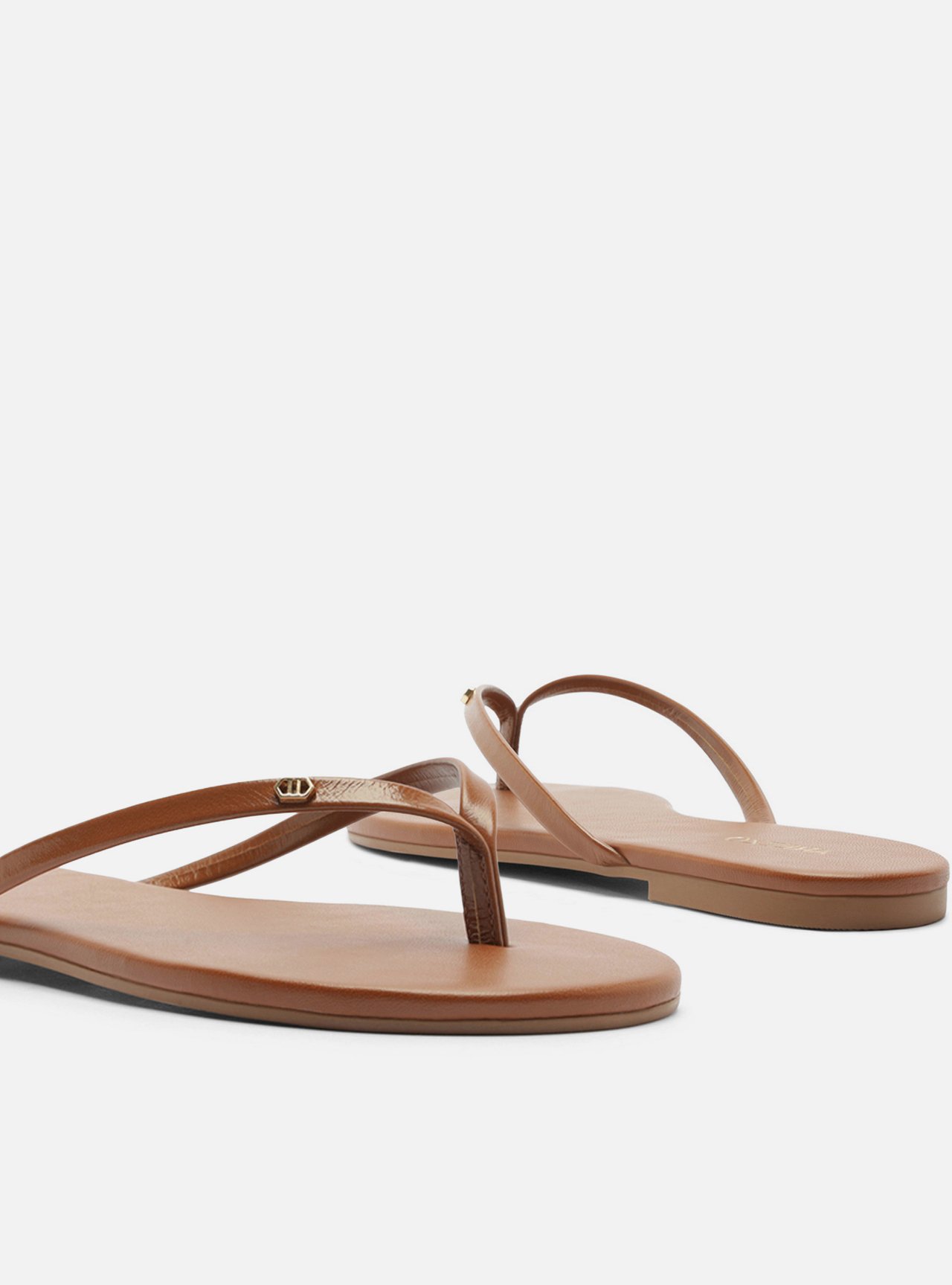 Rasteira Marrom Flip Flop Detalhe Metal — foto 4