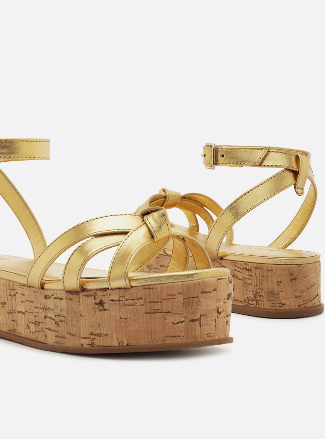 Sandália Dourada Couro Flatform — foto 4