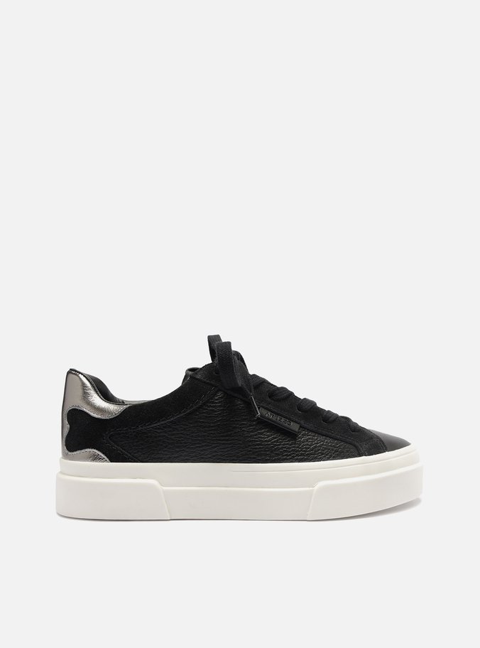 Tênis Preto Couro Detalhes Prata Velho