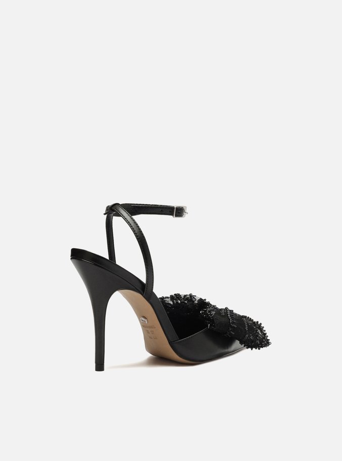 Scarpin Preto Couro Salto Alto Laço Paetês