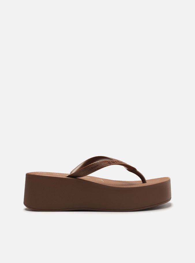 Sandália Marrom Flatform Tiras Rio