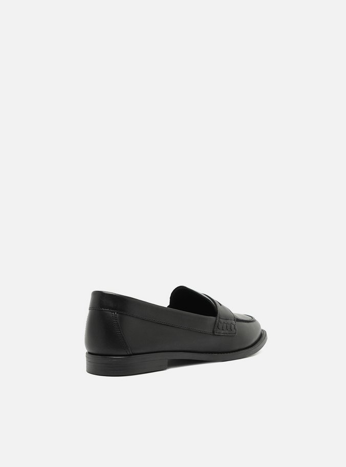 Mocassim Preto Couro Bico Redondo Tira