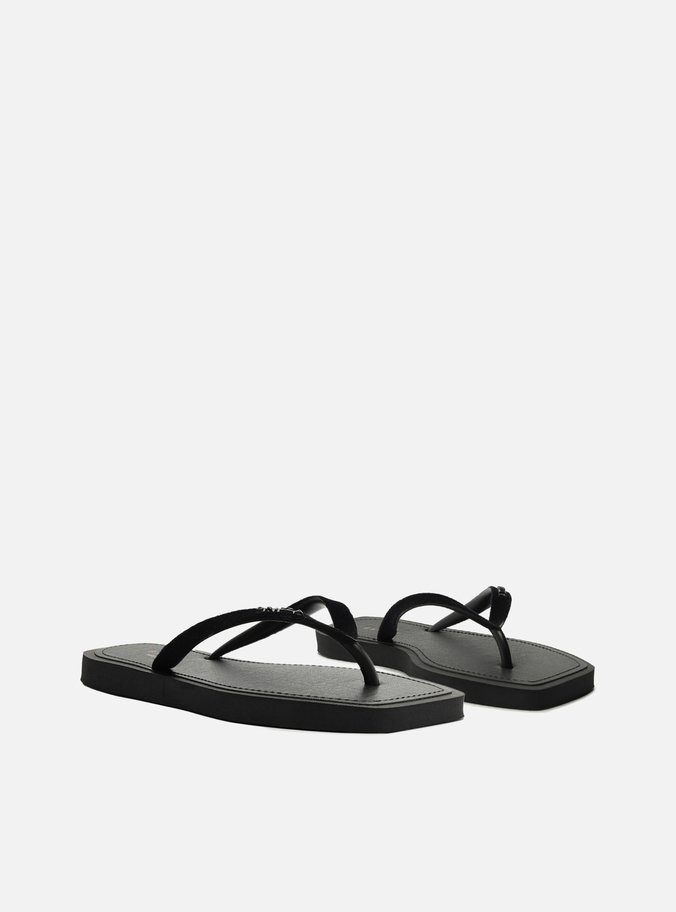 Chinelo de Dedo Preto Square Veludo Monocolor