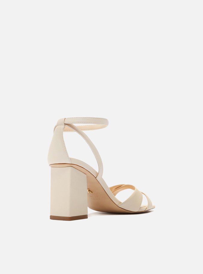 Sandália Off-White Couro Salto Bloco Clássica