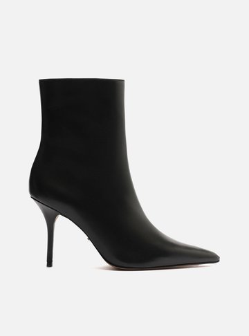Bota Preta Couro Cano Curto Salto Alto Fino
