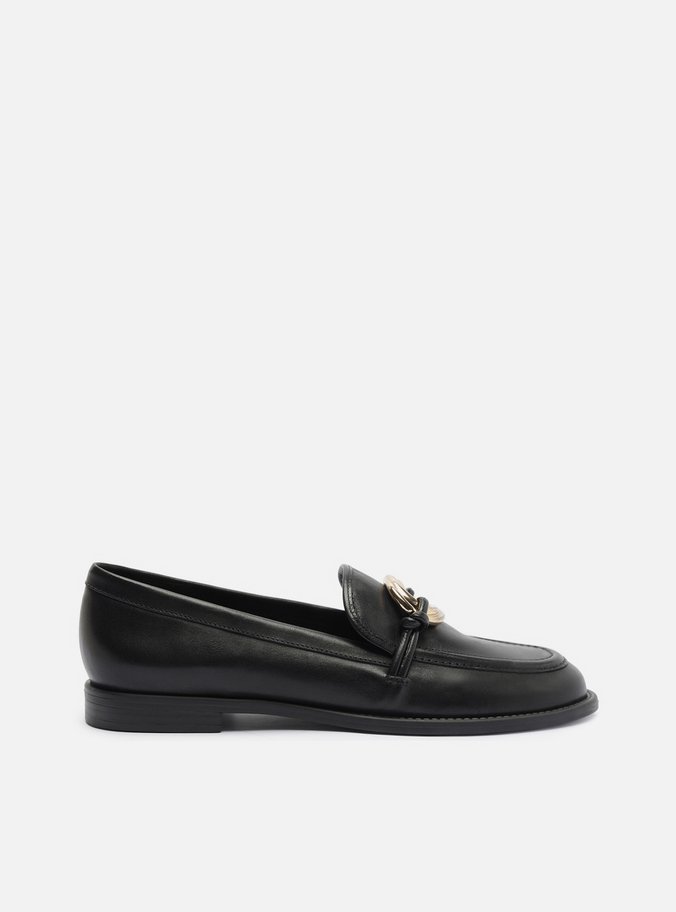 Mocassim Preto Couro Bico Redondo Metais