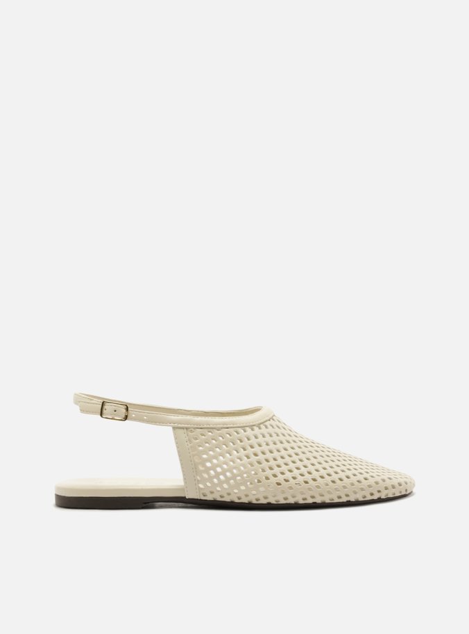Sapatilha Off White Bico Redondo Tiras Vazadas Slingback