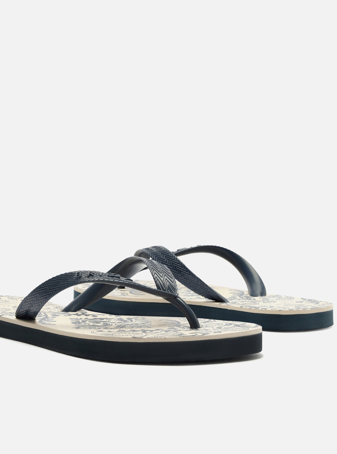 Chinelo de Dedo Estampado Azul — foto 4