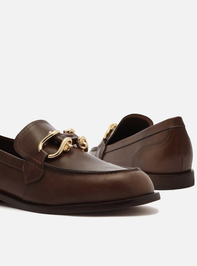 Mocassim Marrom Couro Bico Redondo Metal