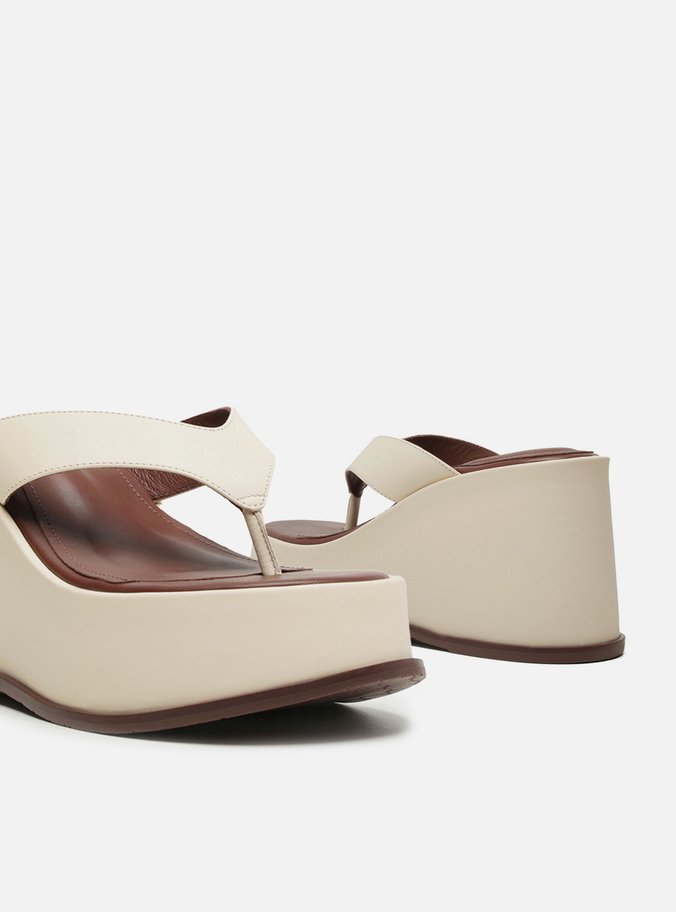 Tamanco Branco Couro Plataforma Thong Marrom