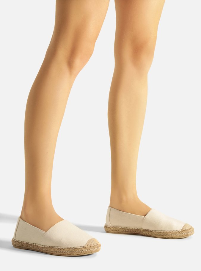 Espadrille Branca Lona Rasteira Fechada