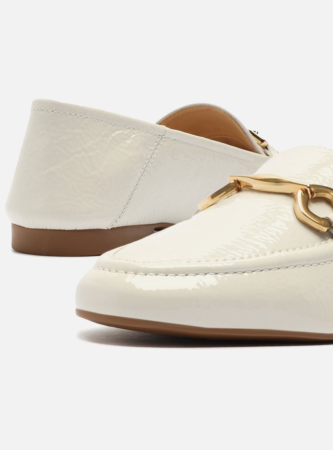 Mocassim Branco Verniz Bico Redondo Bridão Luma Luma