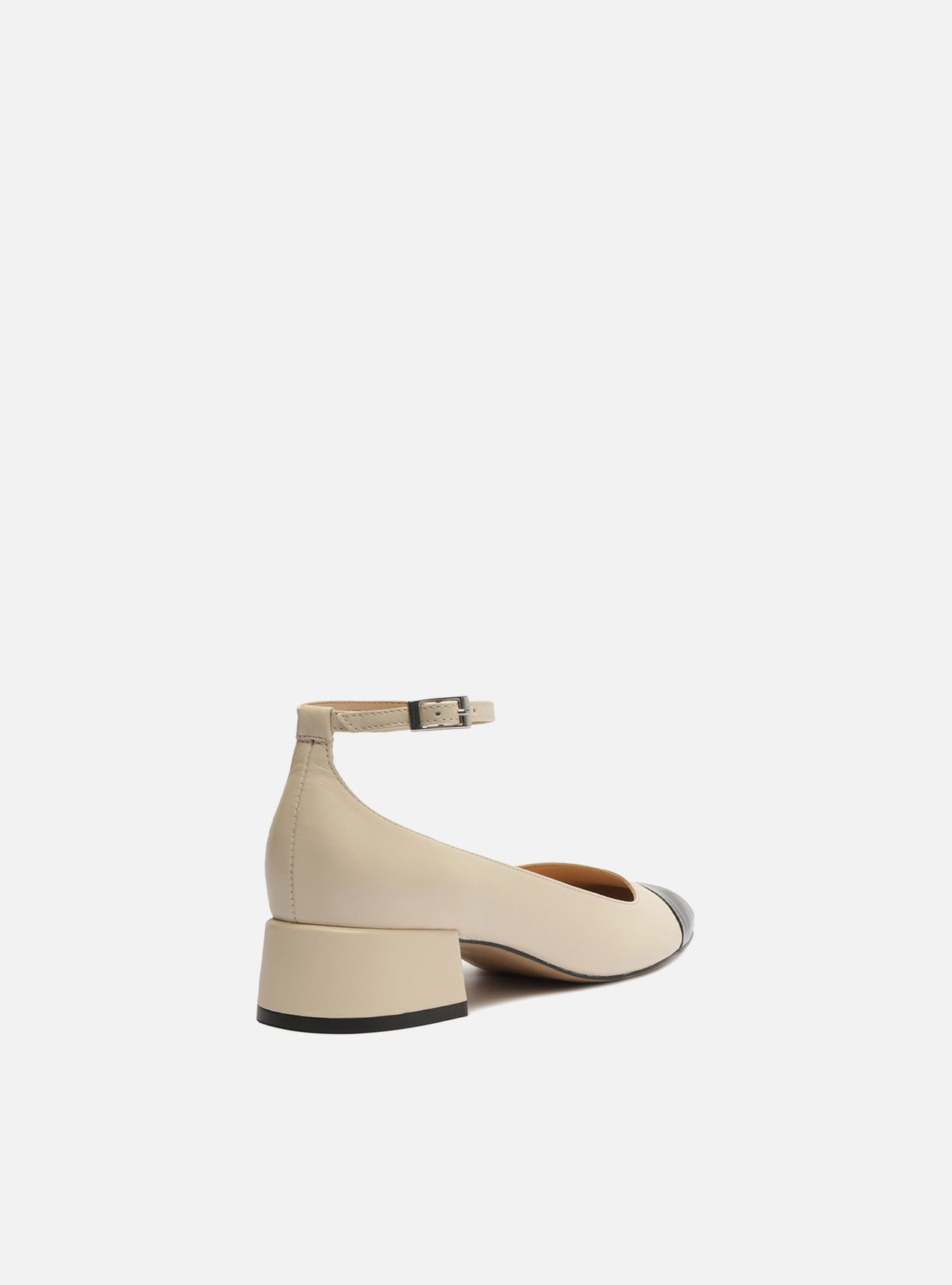 Sapato Boneca Branco Couro Bico Quadrado Cap Toe — foto 3