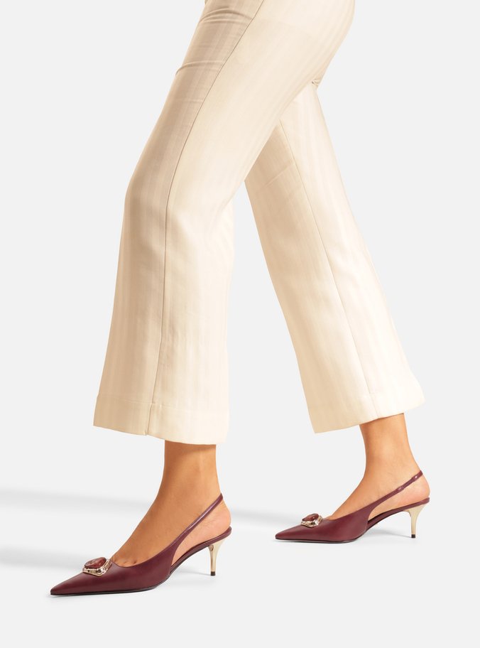 Scarpin Vinho Couro Salto Baixo Slingback Pedraria
