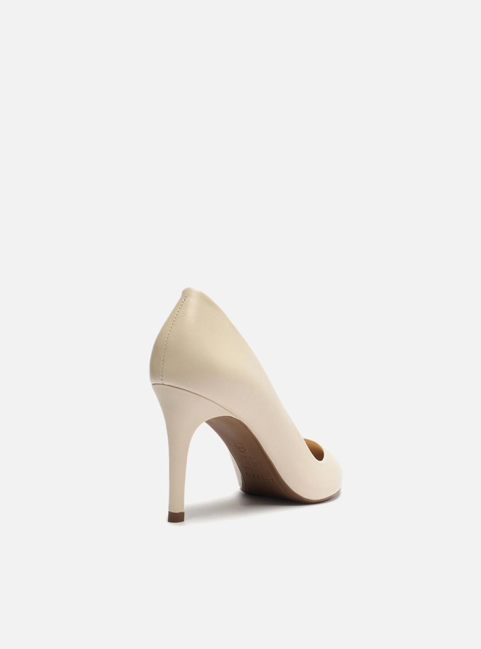 Scarpin Off-White Couro Salto Fino Bico Fino