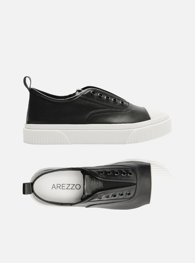 Tênis Slip On Preto Couro Ilhós