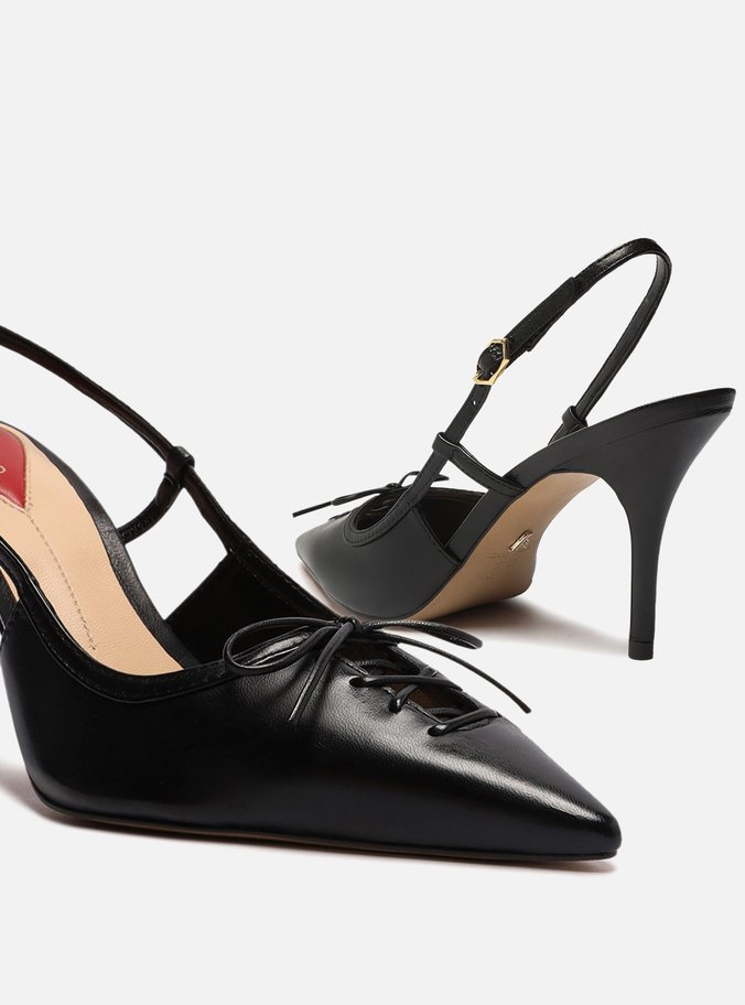 Scarpin Preto Couro Bico Fino Slingback