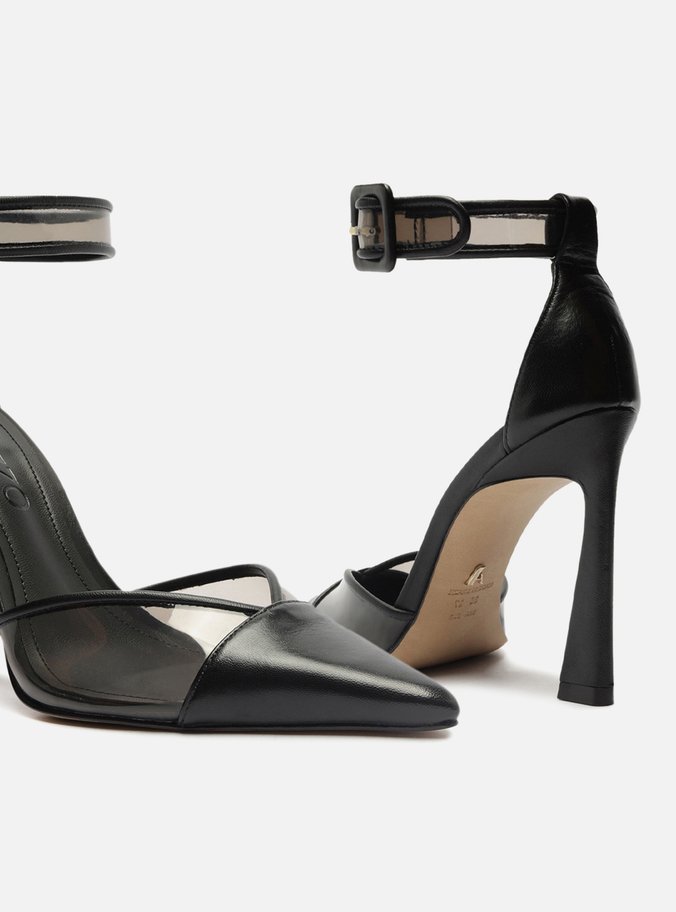 Scarpin Preto Couro Salto Alto Bico Fino Vinil