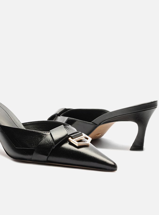 Mule Preto Couro Bico Fino