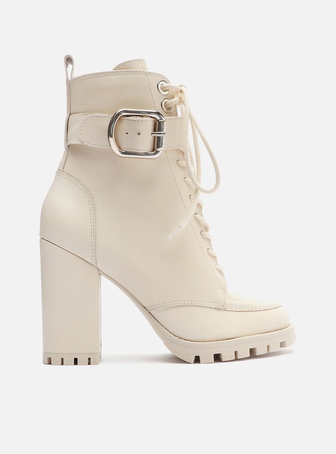 Bota Off-White Couro Cano Curto Tratorada
