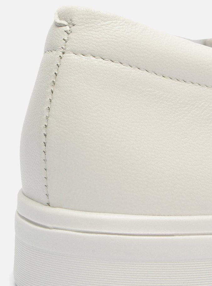Tênis Slip On Branco Couro Básico