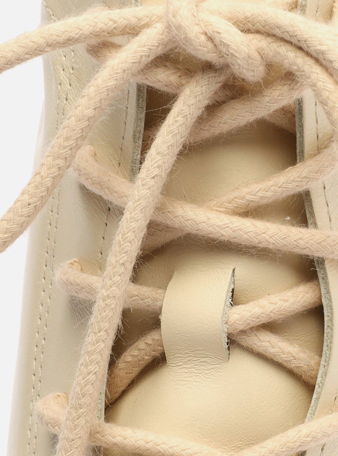 Coturno Off-White Couro Tratorado Básico