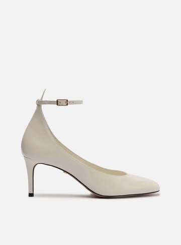 Scarpin Branco Verniz Salto Baixo Fino Tira