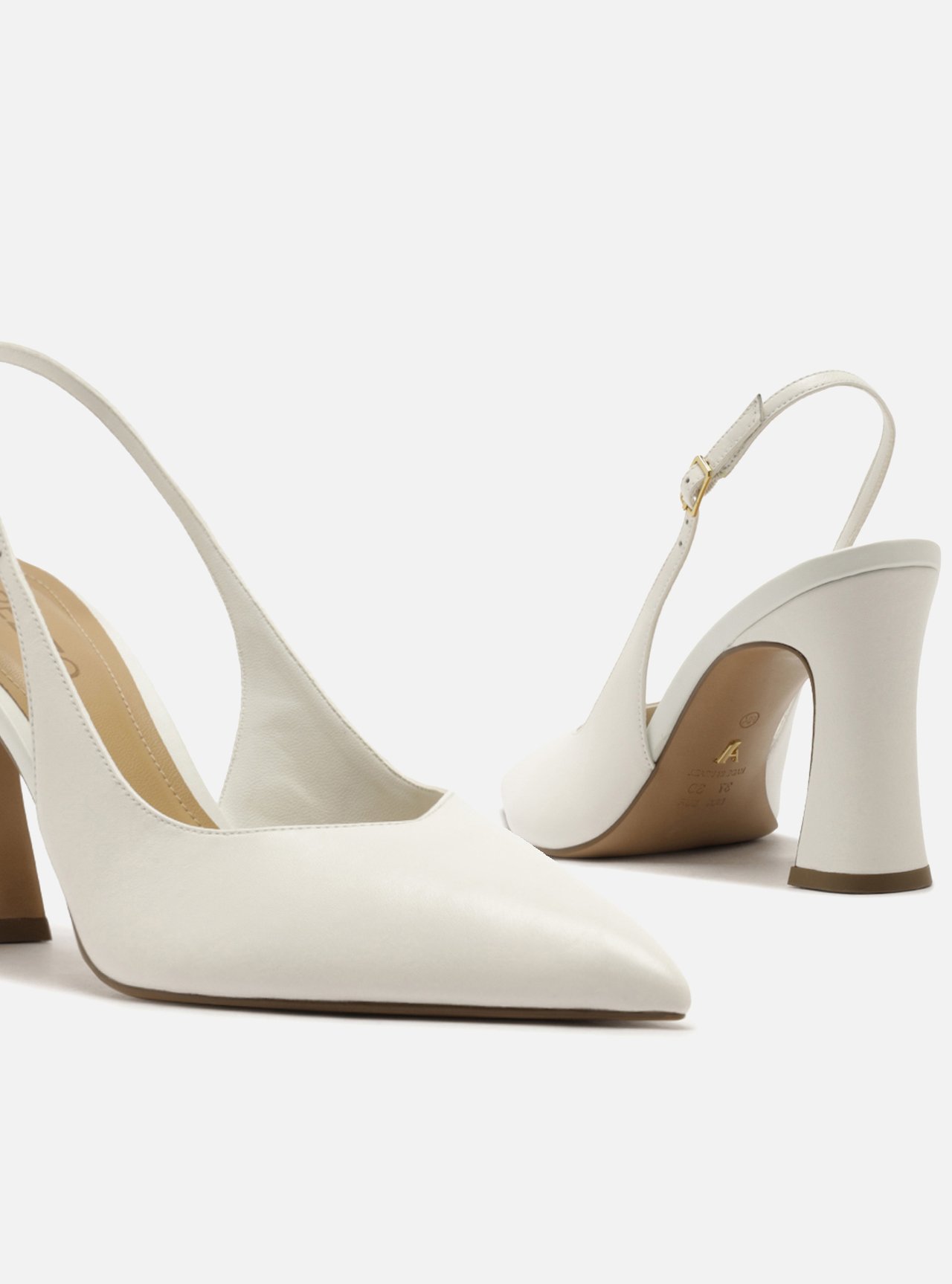 Scarpin Branco Couro Salto Taça Slingback — foto 4
