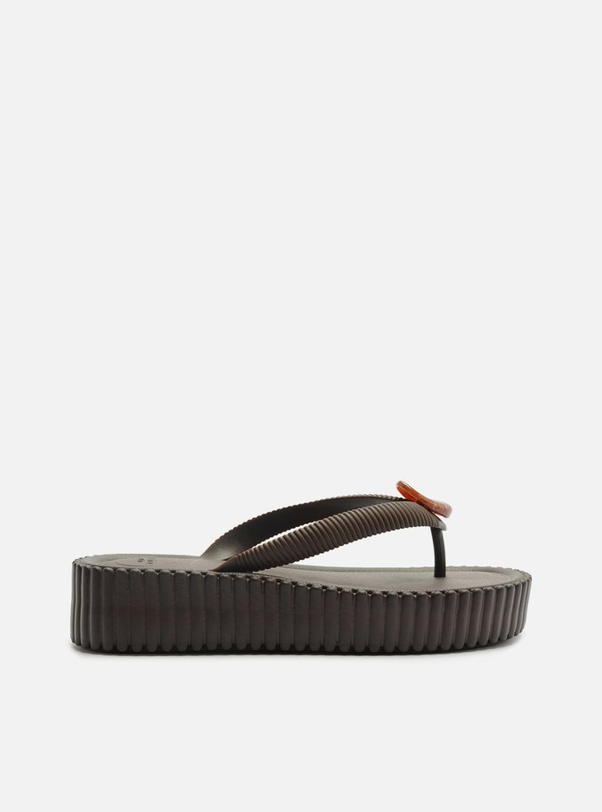 Chinelo de Dedo Marrom Plataforma Pedraria Brizza