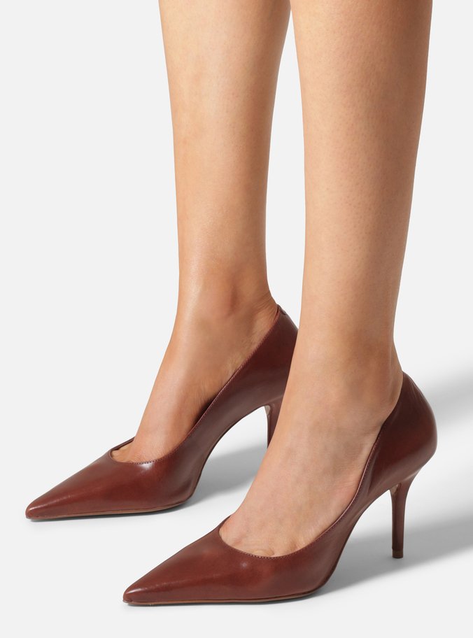 Scarpin Marrom Couro Salto Fino Verniz