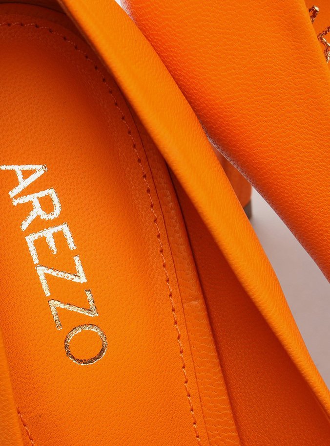 Scarpin Laranja Couro Salto Fino Monocromático