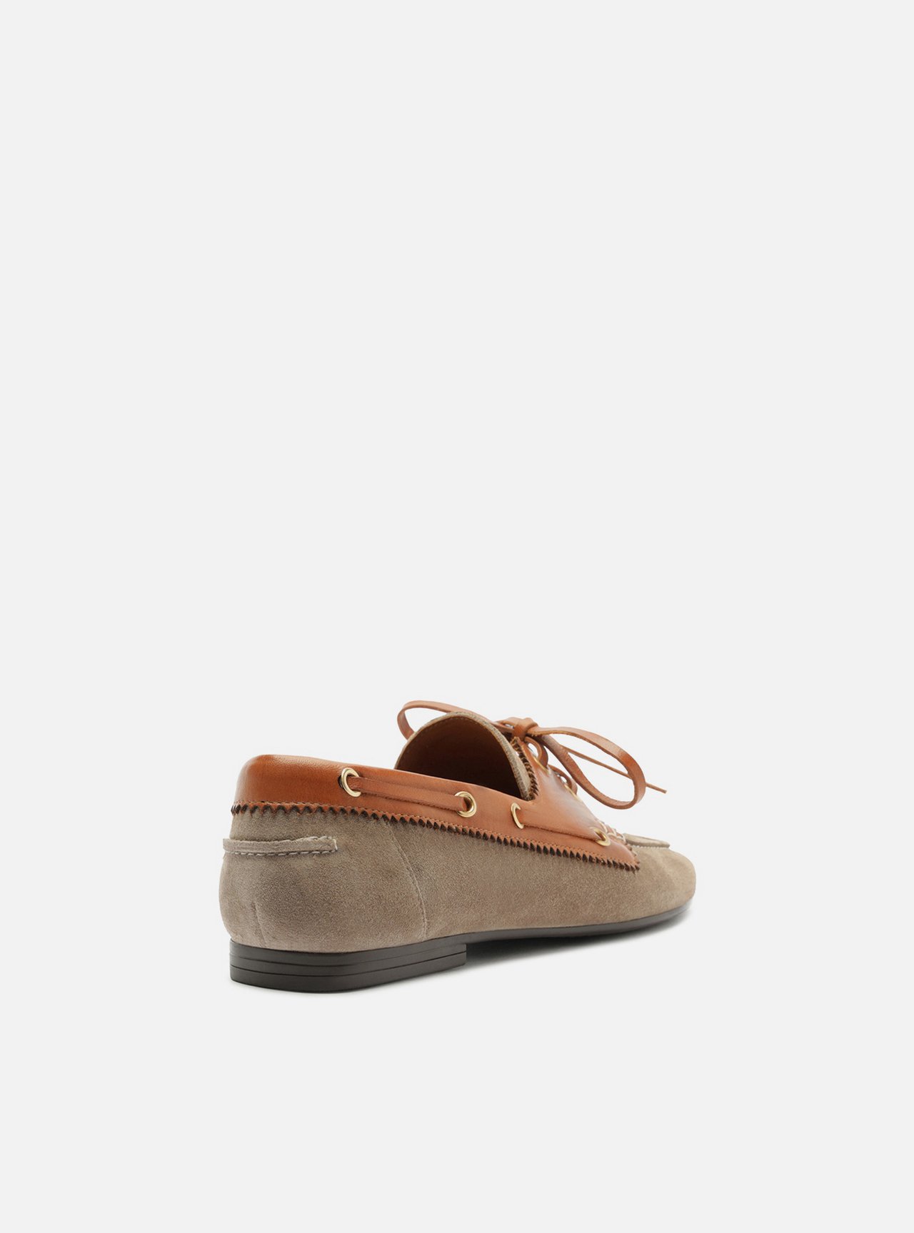 Mocassim Cinza Multimaterial Bico Redondo Laço — foto 3