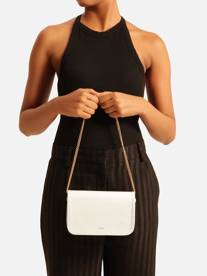 Bolsa Tiracolo Branca Couro Pequena Corrente