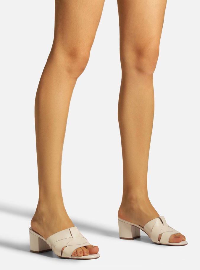Mule Off-White Couro Salto Bloco Cabedal Tiras