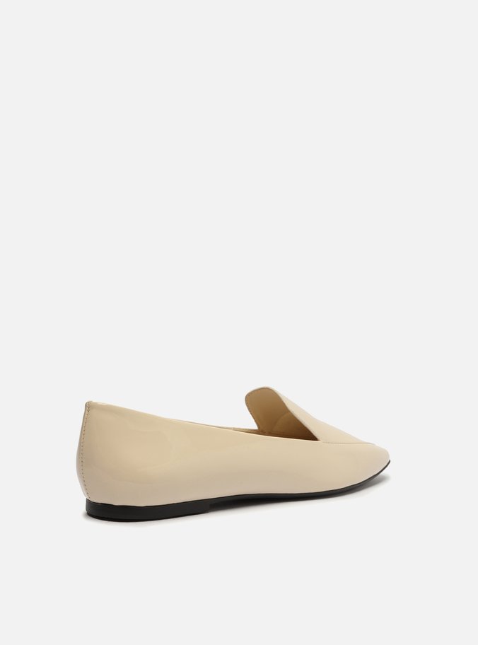 Mocassim Off-White Verniz Bico Quadrado Easy