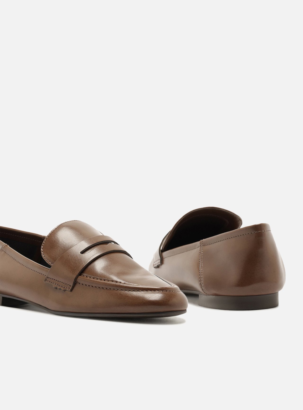 Mocassim Marrom Bico Redondo Tira Classic — foto 4