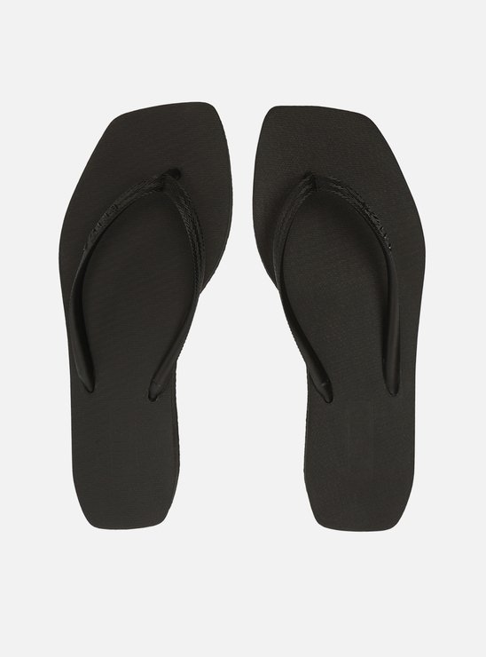 Chinelo de Dedo Preto Bico Quadrado Tiras Brizza